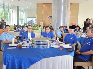 JOM POTONG PPZ MAIWP x GLORIA JEANS - 8