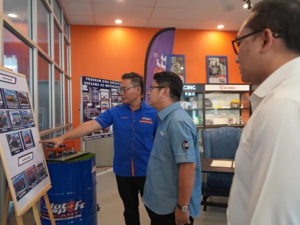 Ewon tinjau premis francaisi AZ Motorsport, bangga kejayaan jenama francais automatif tempatan